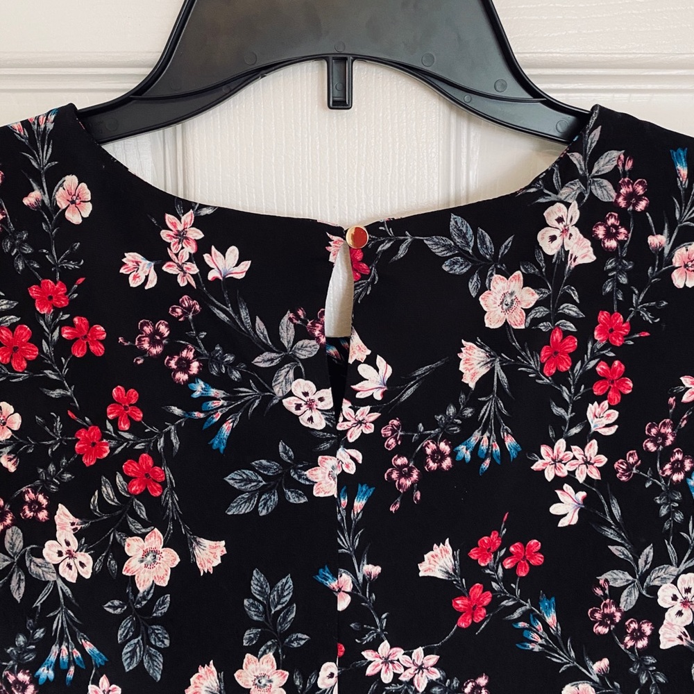 Calvin Klein Printed Pleated Neck Top Sizes M - Picture 4 of 7